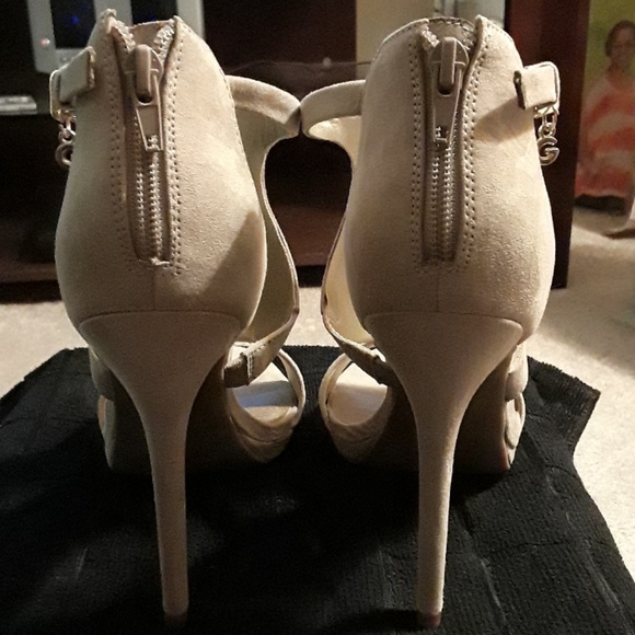 👠NO OFFERS FINAL PRICE👠Guess Glamo Heels - Picture 3 of 6